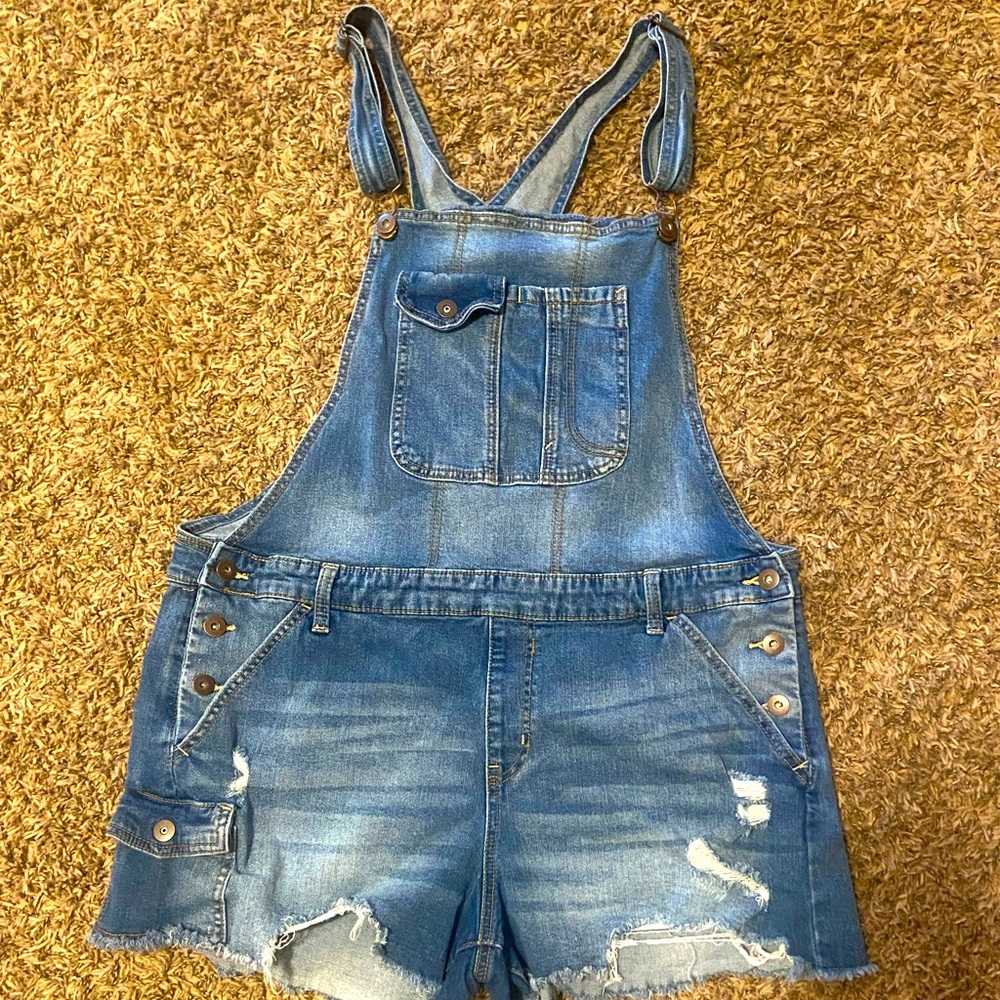 Overall shorts
